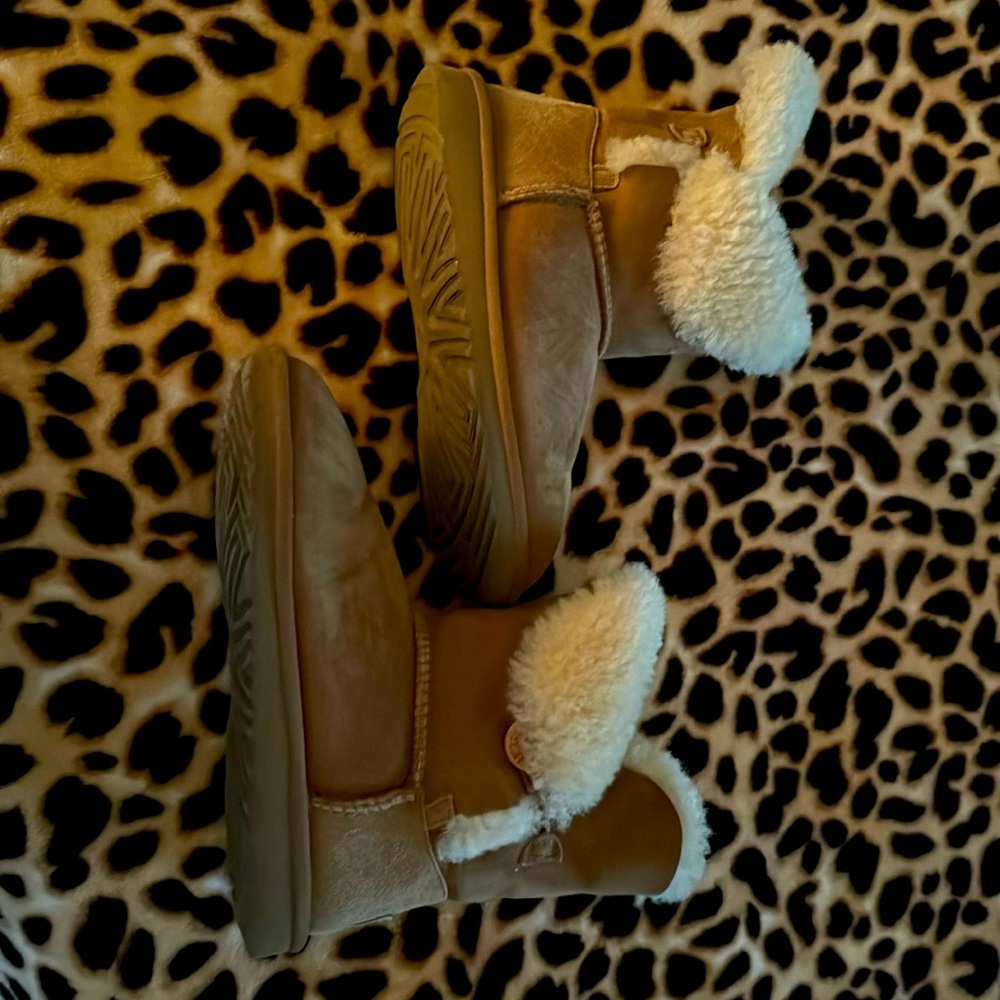 Bailey Button Uggs